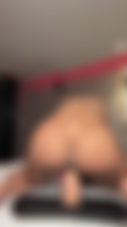 Malelly (VideoPack)/69-DILDO RIDING SCENE.mp4